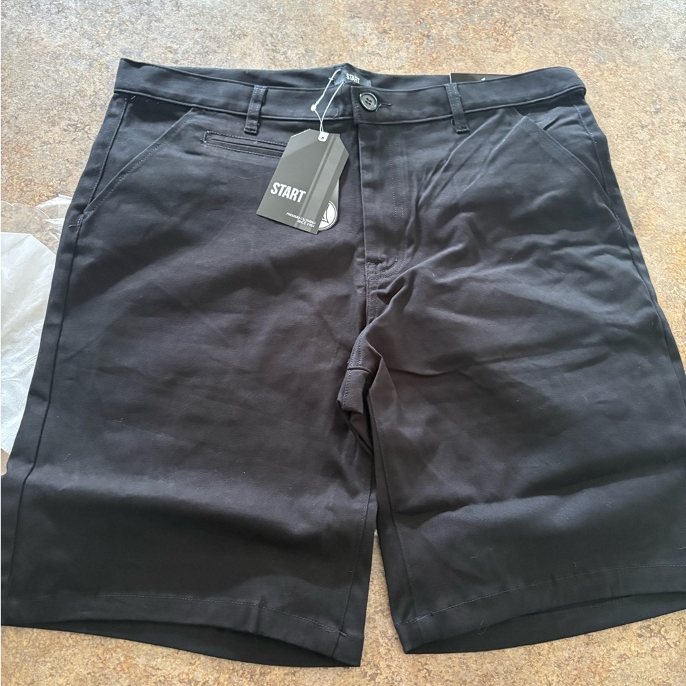 Tart Men's Black Flat-Front Performance Shorts